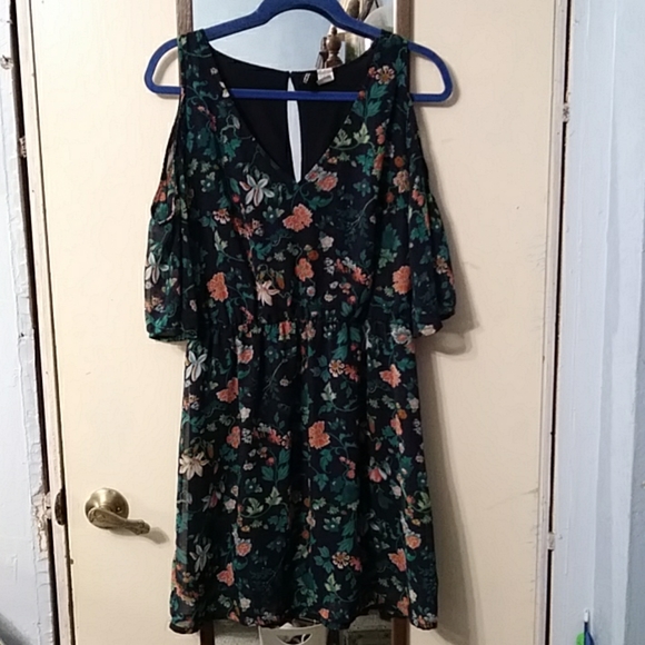 Divided H&M Dresses & Skirts - H&M Divided Floral Navy Dress